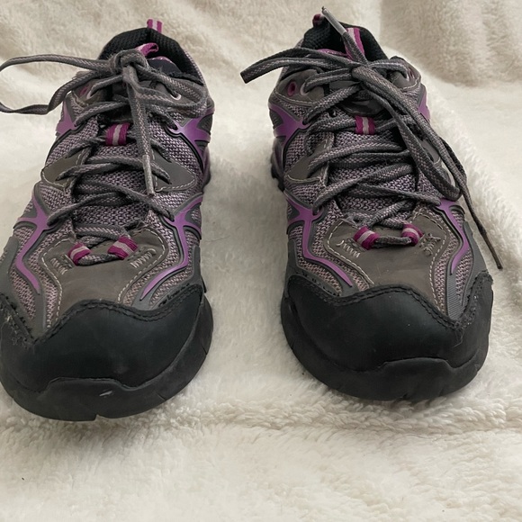 Water shoes size 6 1/2 - Picture 5 of 5